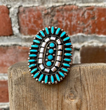 Load image into Gallery viewer, Turquoise Ring size 8 Aztec style
